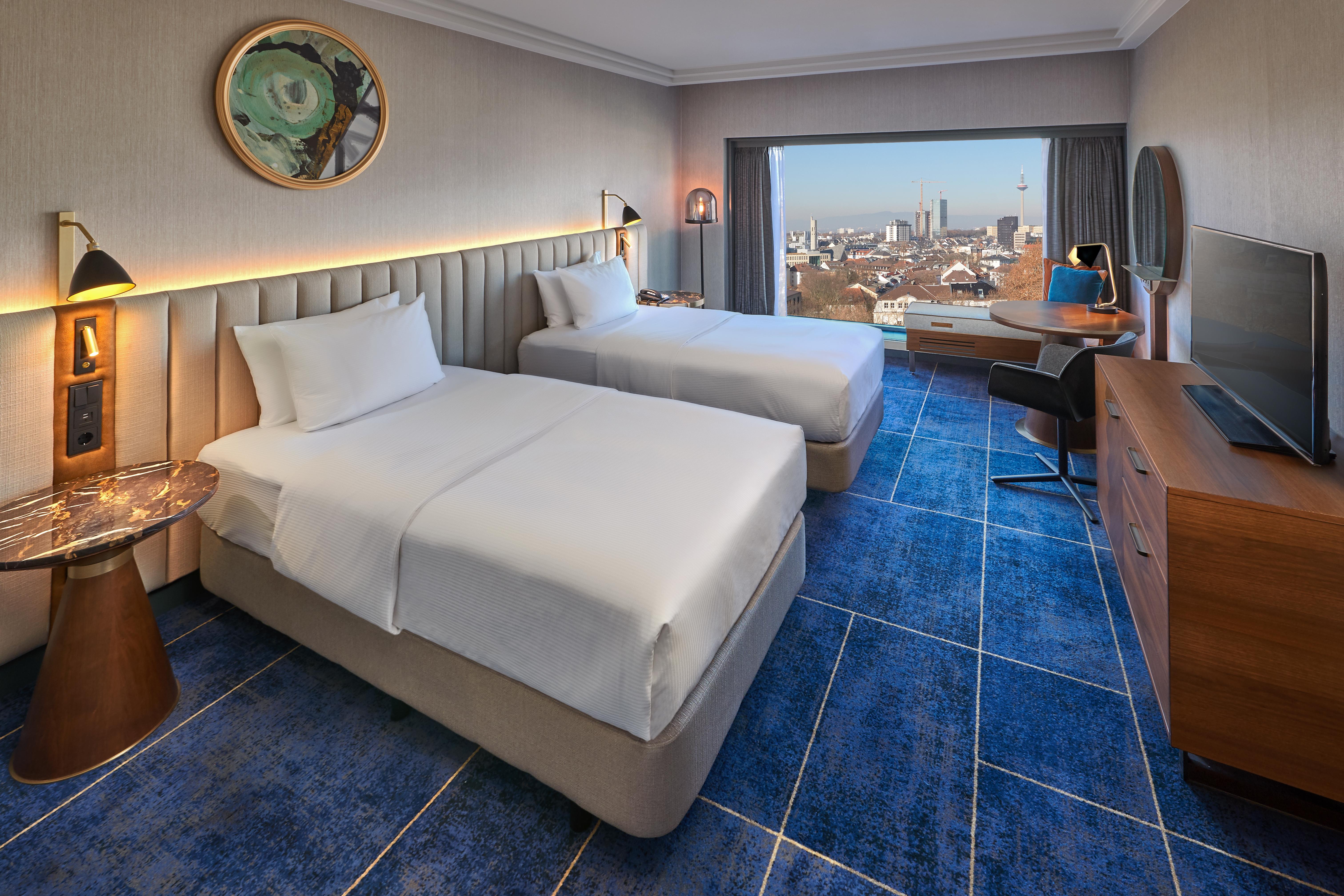 Hilton Frankfurt City Centre Frankfurt am Main Ngoại thất bức ảnh Deluxe Room