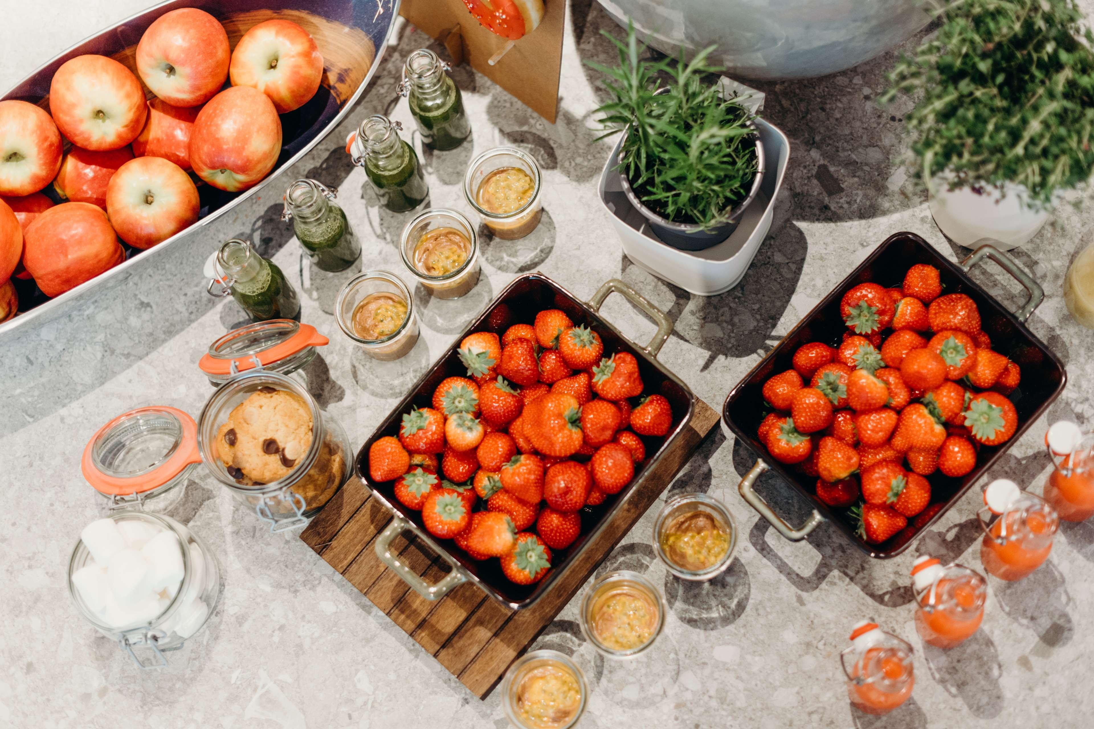 Hilton Frankfurt City Centre Frankfurt am Main Ngoại thất bức ảnh A selection of fruit and vegetables