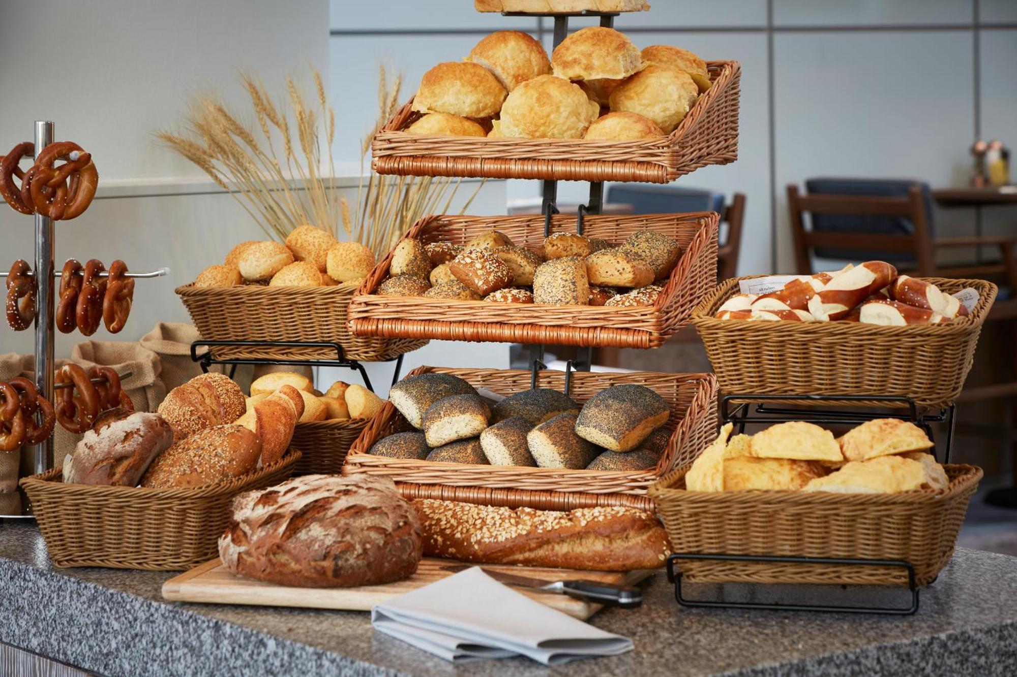 Hilton Frankfurt City Centre Frankfurt am Main Ngoại thất bức ảnh Bread