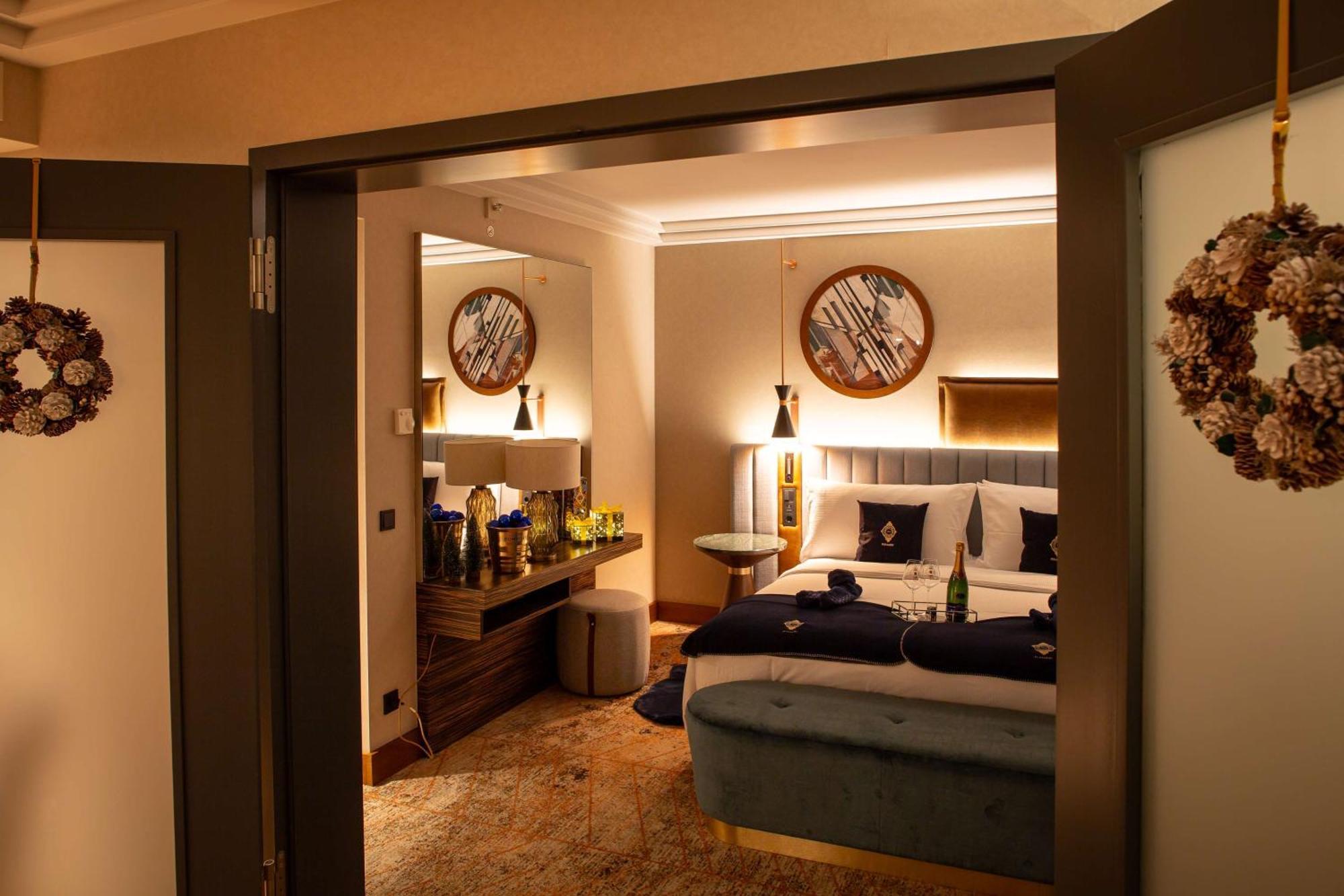 Hilton Frankfurt City Centre Frankfurt am Main Ngoại thất bức ảnh A bedroom at the hotel